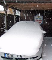 Schnee im Carport